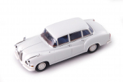 BMW . Pullmann Ghia blanche 1/43