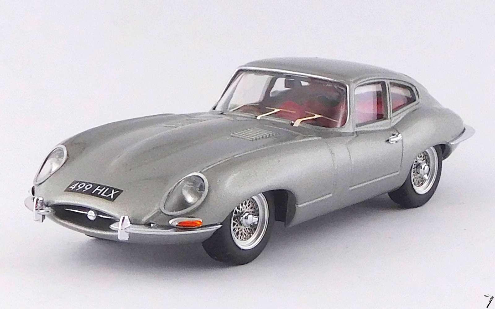 Jaguar . Argent Voiture personnelle de George Harrison 1/43