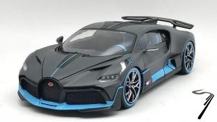 Bugatti Divo Noire / bleu 1/18