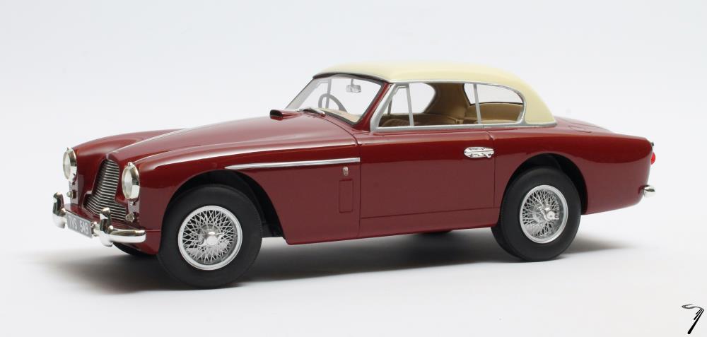 Aston Martin . -4 MKII FHC Notchbach rouge 1/18