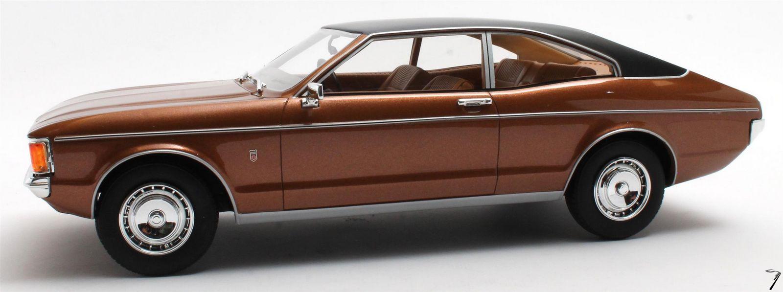 Ford . Coup marron 1/18