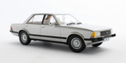 Ford . 2.8 Ghia Saloon Argent 1/18