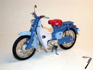 Honda Super Cub bleu  1/10