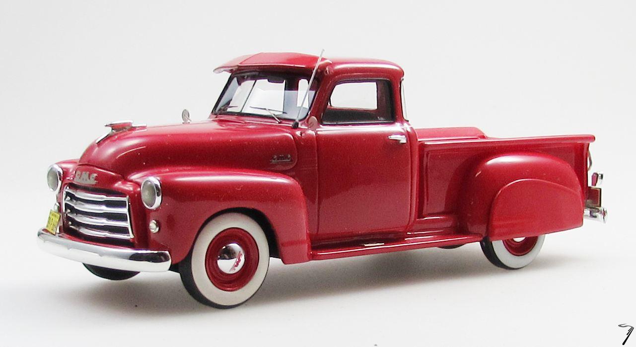 GMC . Sries 100 Pickup Rouge 1/43
