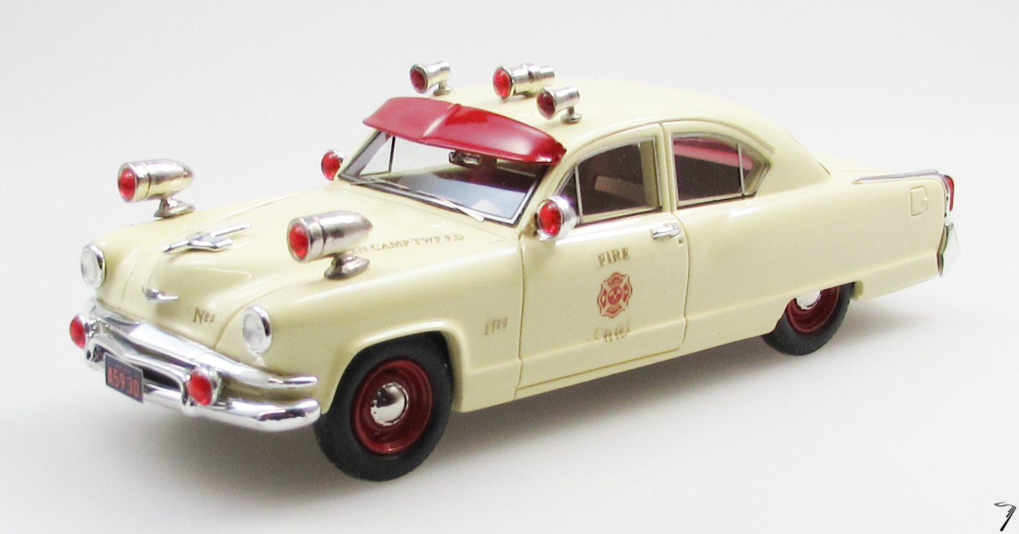 Kaiser . 2 portes Voiture du chef des pompiers de Caroline 1/43