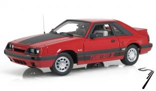 Ford . Twister red 1/18