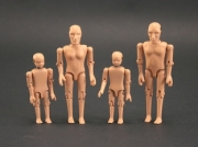 Divers Lot de 4 figurines "famille" crash test  Lot de 4 figurines  1/18