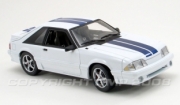 Ford Mustang GT Street Fighter blanc avec bandes bleues GT Street Fighter blanc avec bandes bleues 1/18