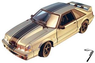 Ford . Cobra Street Fighter silver with black stripes 1/18
