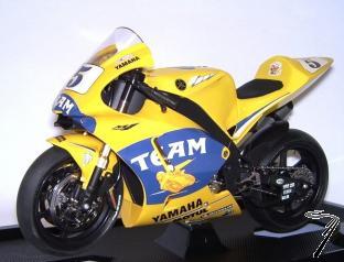 Yamaha YZR-M1 Moto GP  1/10