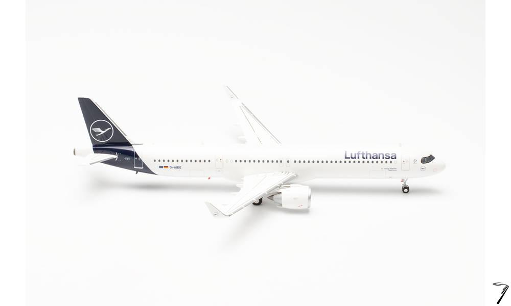 Airbus . NEO LUFTHANSA �NAUMBURG� 1/200