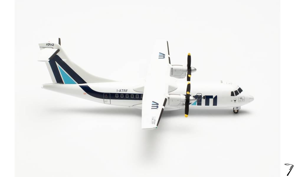 ATR . -42-300 ATI AERO TRASPORTI ITALIANI 1/200