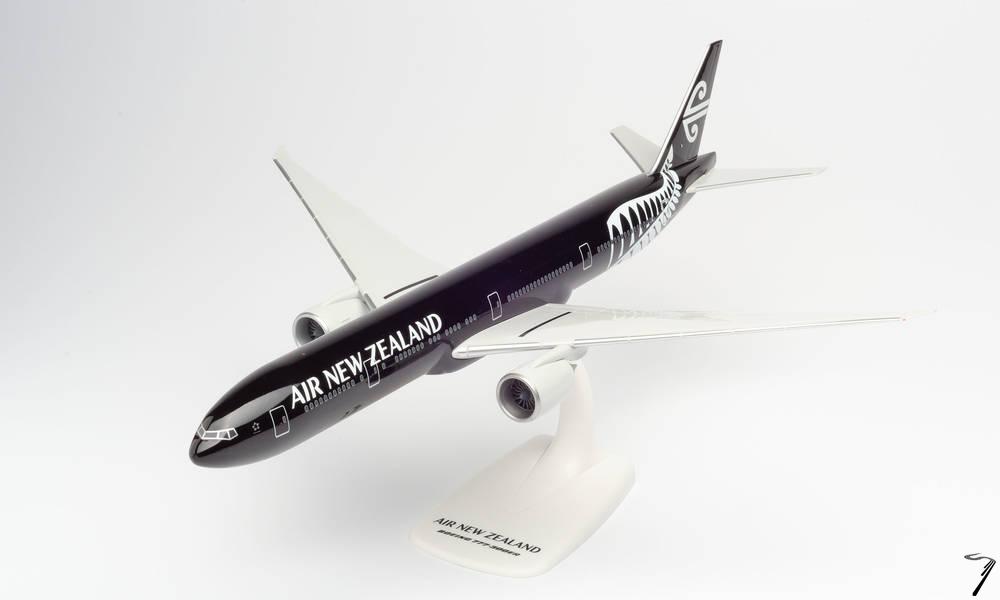 Boeing . -300ER - AIR NEW ZEALAND - �ALL BLACKS� - mod�le � emboiter 1/200