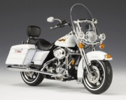 Harley Davidson FLHR Road King Blanc  1/12