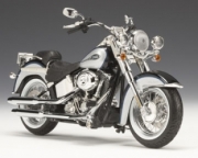 Harley Davidson FLSTN Softail Deluxe Big Purple  1/12