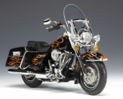 Harley Davidson FLHR Roadking noire / orange  1/12