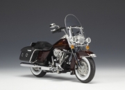 Harley Davidson FLHRC Roadking rouge fonc&eacute;  1/12