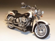 Harley Davidson FLSTN Softail Deluxe bouleau blanc/noire vif  1/12