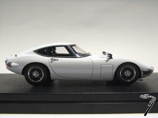Toyota . GT blanche 1/43