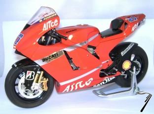 Ducati Desmosedici champion du monde  1/9