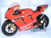 Ducati Desmosedici champion du monde  1/9