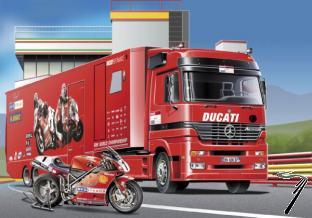 Mercedes Camion d'assistance Ducati + moto 998F02 SBK Camion d'assistance Ducati + moto 998F02 SBK 1/24