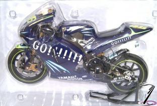Yamaha YZR-M1  1/6