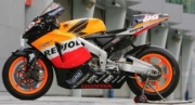 Honda RC211V   1/9