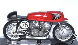 Gilera 4 cyl. 500cc champion du Monde  1/22