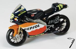 Aprilia 250 Repsol  1/24