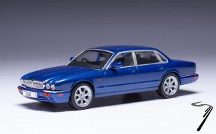 Jaguar XJ8 Bleu Bleu 1/43
