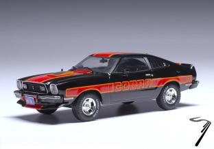 Ford Mustang II Cobra Noir avec dco II Cobra Noir avec dco 1/43