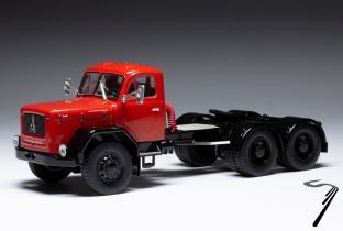 Magirus . 6 x 6 rouge 1/43