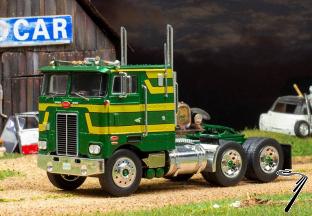 Peterbilt .  Pacemaker Vert 1/43