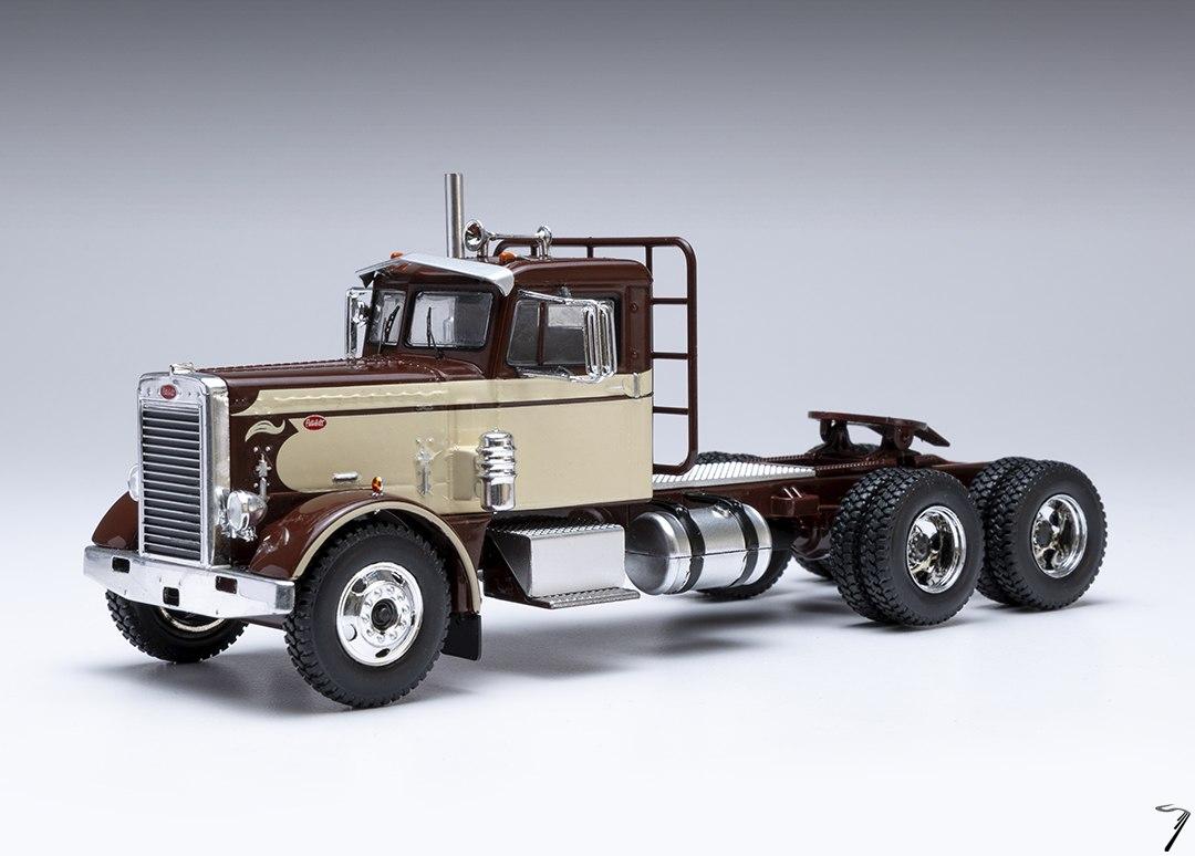 Peterbilt . Beige 1/43