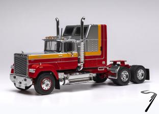 Mack . Superliner Magnum Argent Rouge 1/43