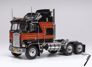 Kenworth . Aerodyne Noir Rouge 1/43