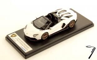 Lamborghini Aventador LP 780-4 Ultimae Roadster Blanc Asopo avec pack carbone LP 780-4 Ultimae Roadster Blanc Asopo avec pack carbone 1/43