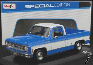 Chevrolet . Cheyenne Super bleu et blanc 1/18