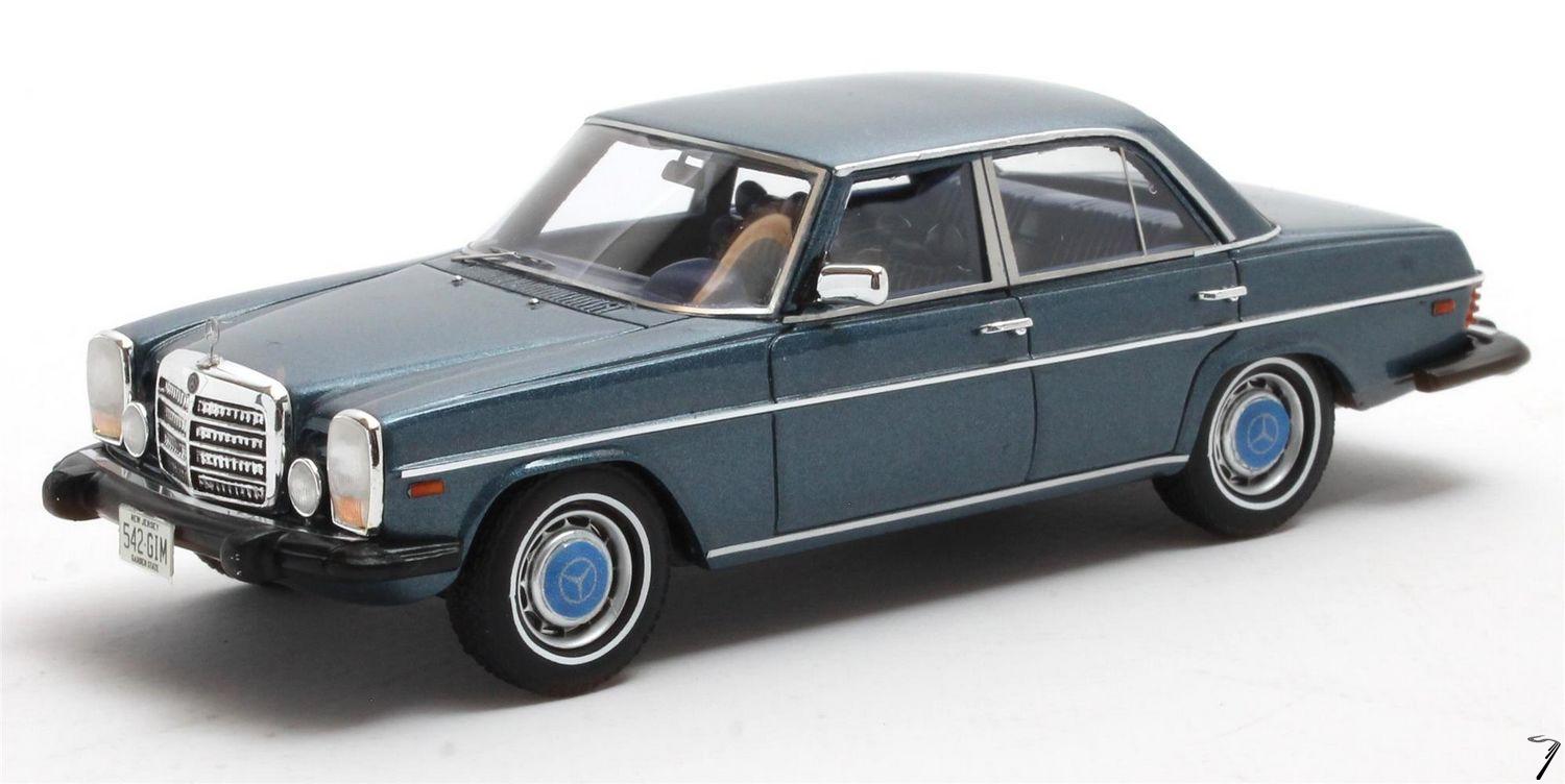 Mercedes . D W115 USA Bleu mtal 1/43