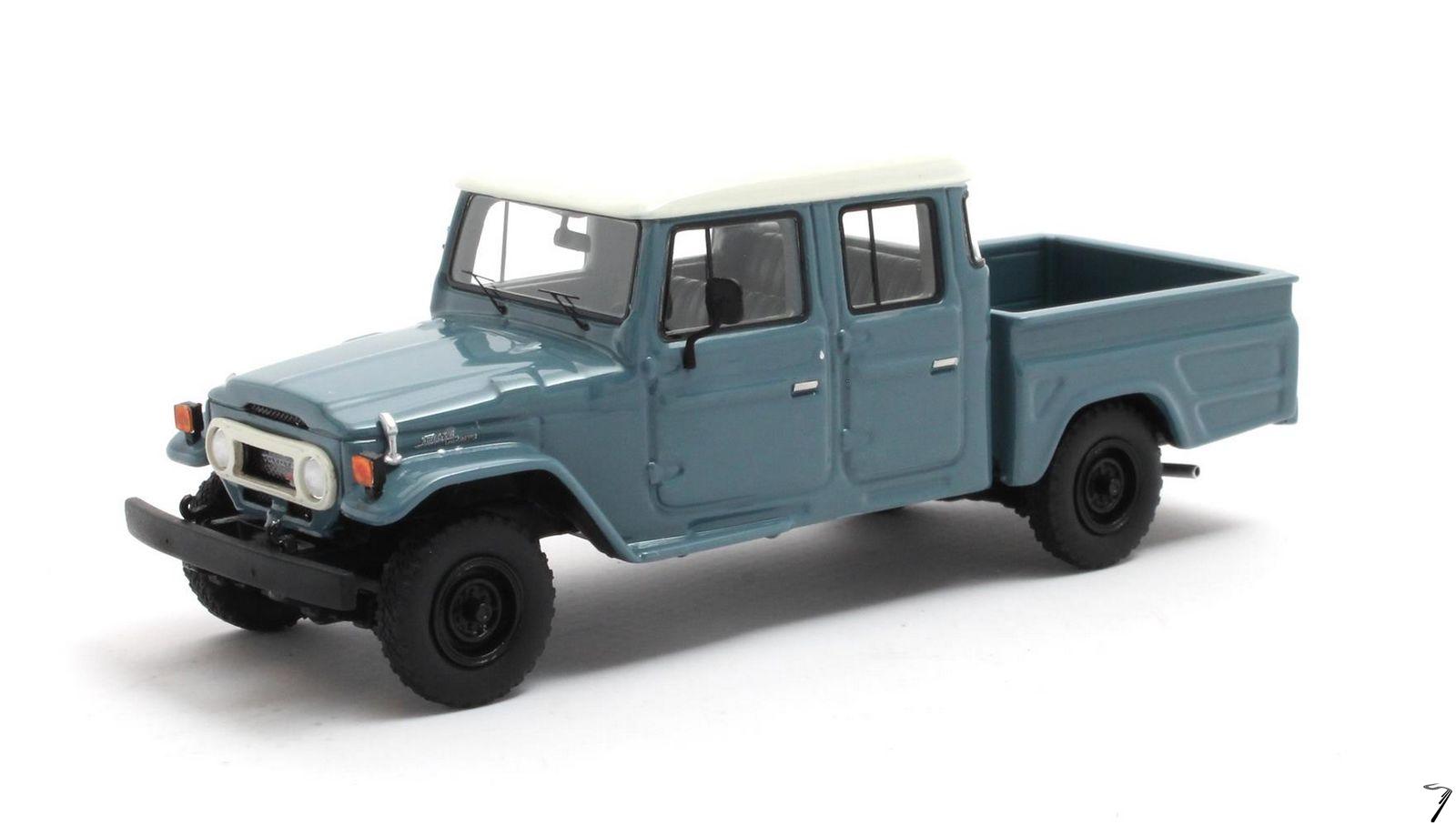 Toyota . 45 Landcruiser Crew Cab - GrisX300 Vert British Racing - Edition limite  100 pices 1/43