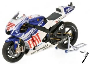 Yamaha YZR-M1  1/12