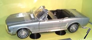 Ford . blue 1/18
