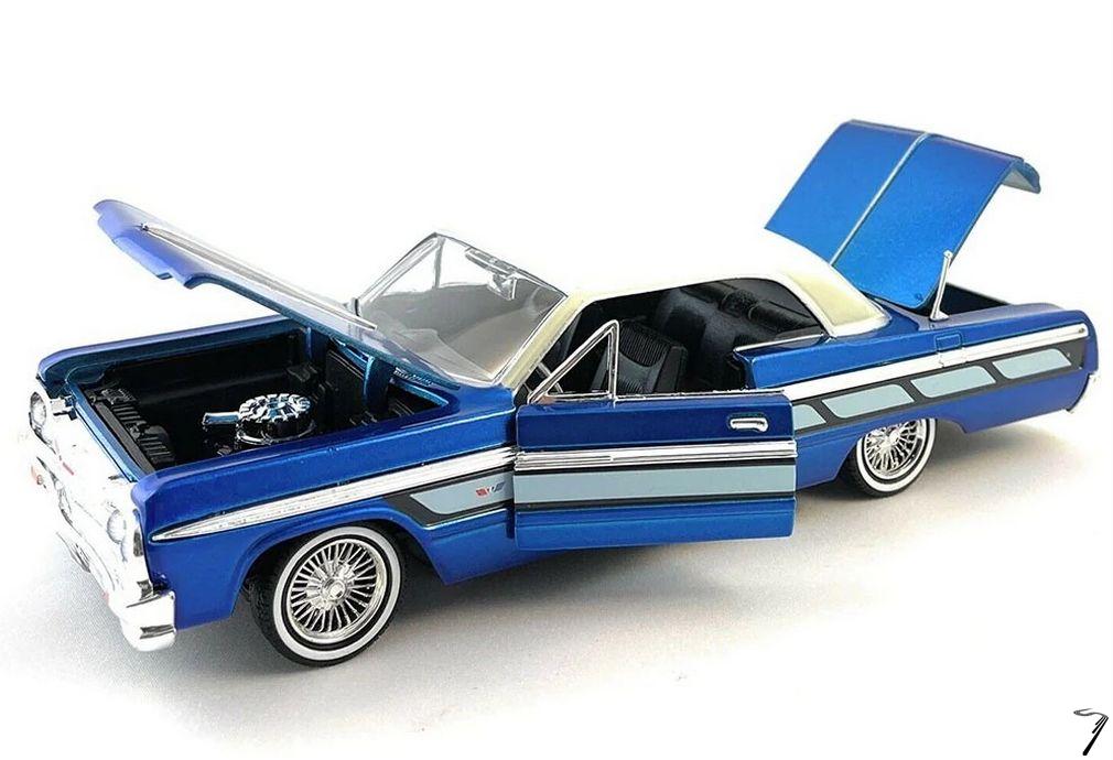 Chevrolet . Lowrider Bleu 1/24