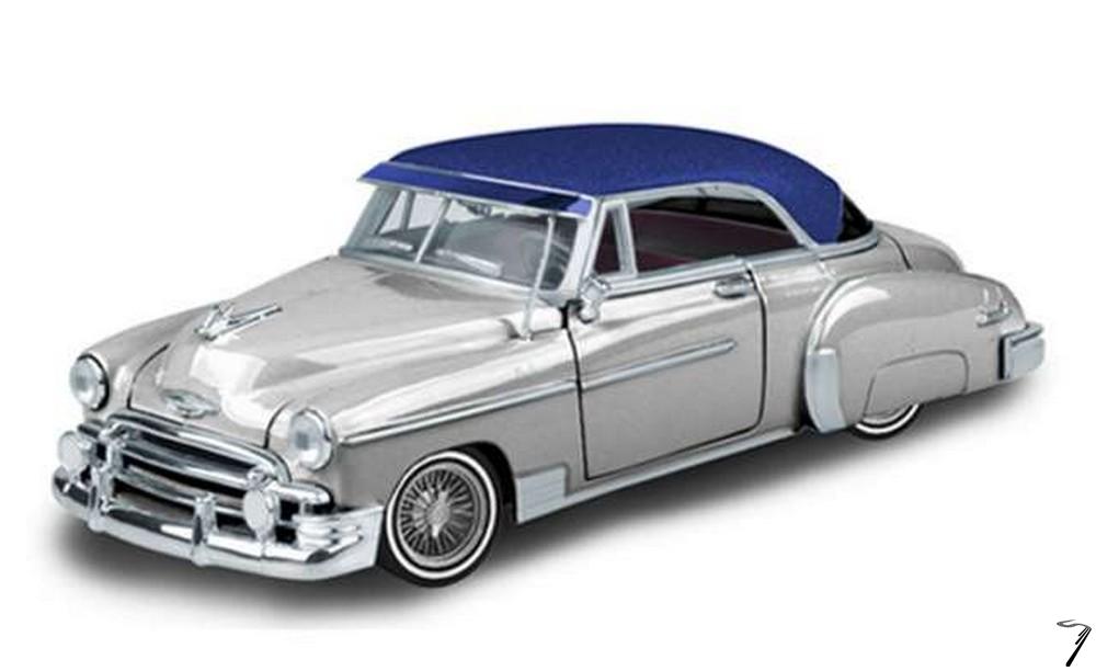 Chevrolet . Argent / Bleu 1/24