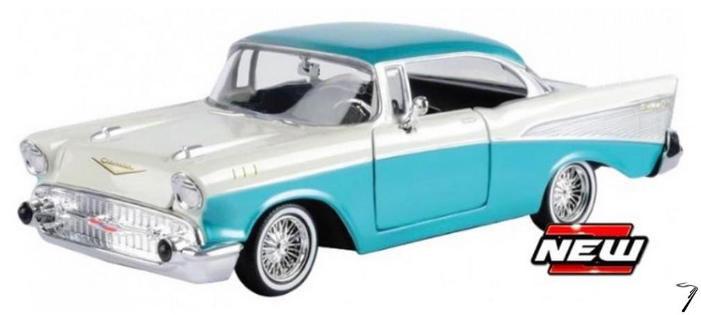 Chevrolet . Turquoise / Blanche 1/24