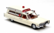 Cadillac . S & S Ambulance blanc 1/43