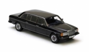 Mercedes . D large (V123) noir - vitres légèrement gondollées 1/43