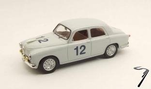 Alfa Romeo 1900 Berlina #12  1/43