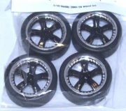 Divers Jeu de 4 roues type Shelby 2008  Jeu de 4 roues type Shelby 2008 1/18